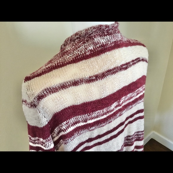 Charlotte Russe Cream/Maroon Cardigan Size M - Picture 6 of 7